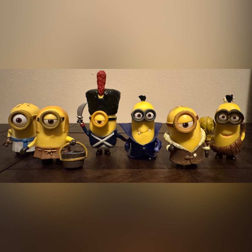 Set of 6 Minion Despicable Me Mini-Figures ~2 inches
